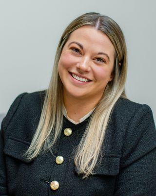 Photo of Evelyn Kamradt, Clinical Social Work/Therapist, MSW, LLMSW