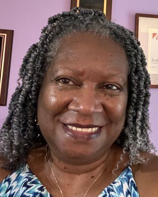 Photo of Stephanie Henderson, Licensed Clinical Mental Health Counselor in Charlotte, NC