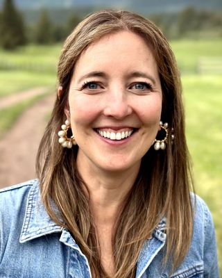 Photo of Sarah Landreth, Licensed Professional Counselor Candidate, MA, LPCC, NBCC