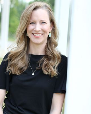 Photo of Laura Hamilton, Pre-Licensed Professional, MA, LAPC, NCC