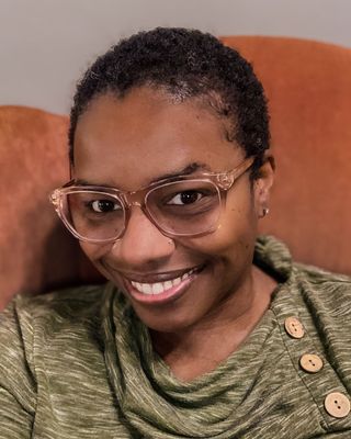 Photo of Iris Queen, Clinical Social Work/Therapist, LCSWA