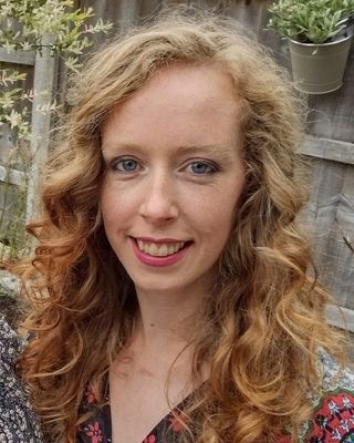 Photo of Laura Holdsworth, Psychologist, PsychD, HCPC - Clin. Psych.
