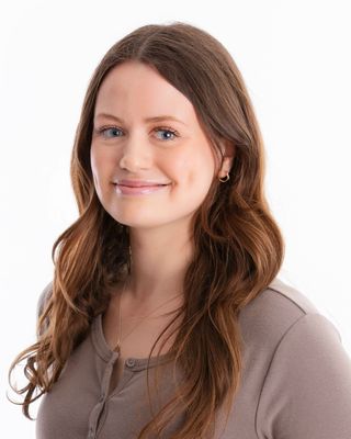 Photo of Jess Dinsmore-Welcoming New Clients, Registered Psychotherapist (Qualifying)