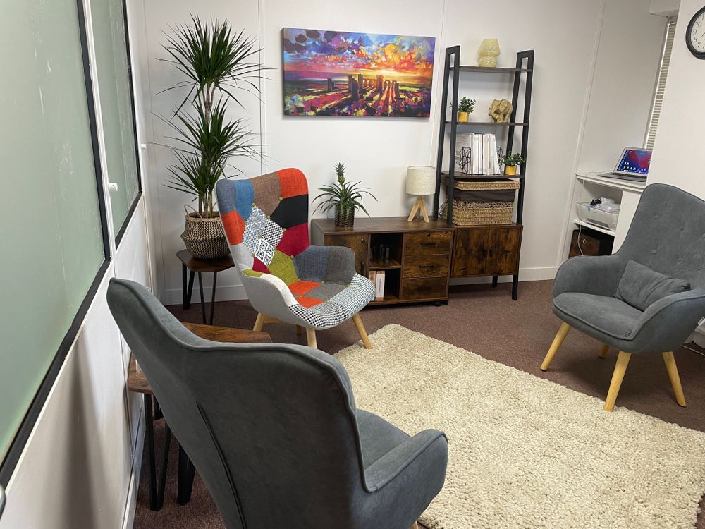 Crowood House, Swindon. Excellent Facility - Warm and welcoming envirnment to feel heard. Free parking and disability accessible. On site cafe