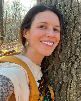 Photo of Lauren de la Vega, Art Therapist, LCAT, ATR-BC