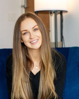 Photo of Shannon Egan, Psychotherapist, MA, MIAHIP