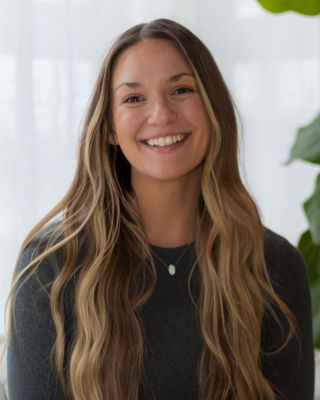 Photo of Lauren Rasmussen, Registered Psychotherapist (Qualifying), MA