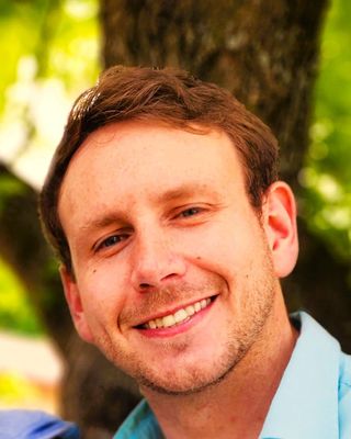 Photo of Taylor Lee Ross, Marriage & Family Therapist Associate, LMFTA