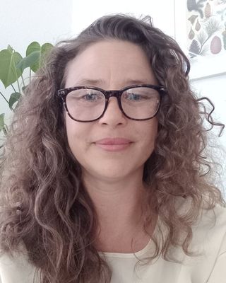 Photo of Jasmine Randall, Psychotherapist, DCounsPsych, MBACP