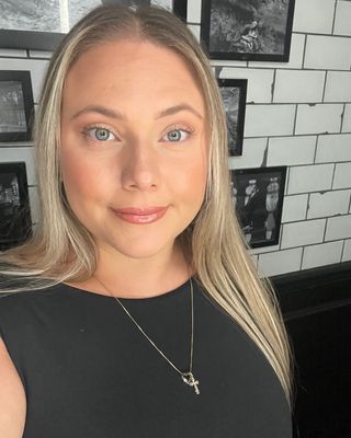 Photo of Samantha Rea, Registered Psychotherapist (Qualifying), BCom, MACP