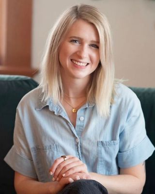 Photo of Ashley McKinnon, Marriage & Family Therapist Associate, MA, AMFT, APCC