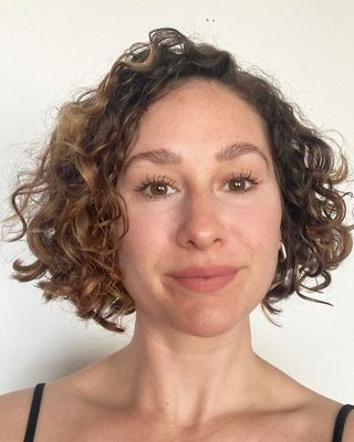 Photo of Lois Deeny, Psychotherapist, MBACP