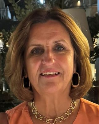 Photo of Karen Duncan, Counsellor, MSc, MBACP
