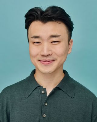 Photo of Peter Han, Registered Psychotherapist, MEd