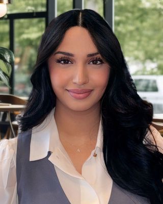 Photo of Anjali Bhogal, Registered Psychotherapist (Qualifying), MA, HBSc