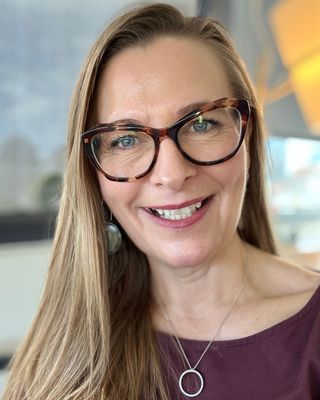 Photo of Ursula E de Vries, Psychologist, MC