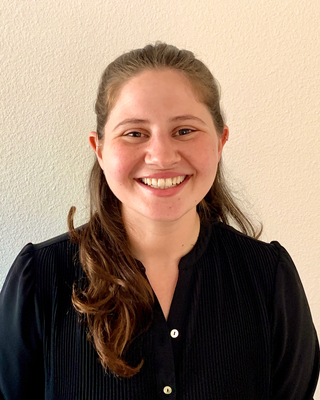 Photo of Dani Reisbaum, Associate Clinical Social Worker, ACSW