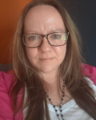 Photo of Stacy Holland, Psychotherapist, MBACP