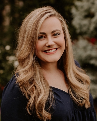 Photo of Caitlin Phelps, Counselor in Lincoln, NE