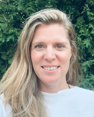 Photo of Andrea Fennell, Registered Psychotherapist, CYCP, BA, RP