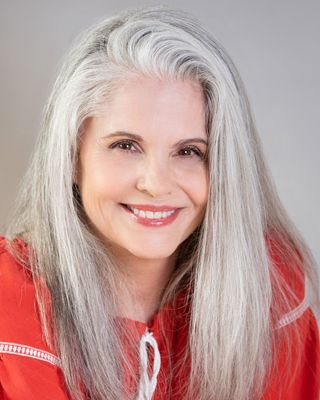 Photo of Alexis Silver, Clinical Social Work/Therapist, MSW, LICSW