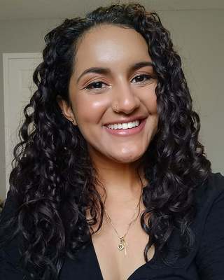 Photo of Chriselle Vaz, Clinical Social Work/Therapist