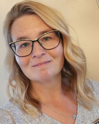 Photo of Kirri-Leigh Douglas, Counsellor, MBACP