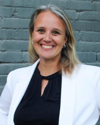 Photo of Elizabeth Page, Marriage & Family Therapist, LMFT