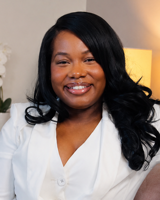 Photo of Dejanee Shanklin - I Heart Therapy, Clinical Social Work/Therapist, LCSW