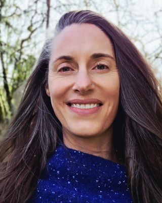 Photo of Ande Welling, Counselor, LCMHC, BC-DMT, NCC, GL-CMA, BSE