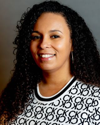 Photo of Ebony Hyter - Pauquette Center for Psychological Services, Clinical Social Work/Therapist, MSW, APSW
