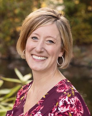 Photo of Lisa Strub, Clinical Social Work/Therapist, MBA, LCSW, LICSW