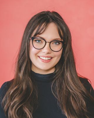 Photo of Cady Brimacombe - Cady @ Fernweh Wellness | Anxiety, Trauma + Grief, Registered Psychotherapist (Qualifying), BA, MACP, CGIP