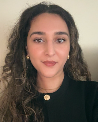 Photo of Dr Aniqa Hussain, Psychologist, PsychD, HCPC - Clin. Psych.