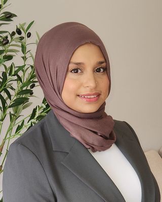 Photo of Safa Hussain, Registered Psychotherapist (Qualifying), MACP