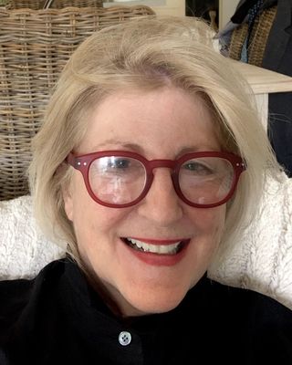 Photo of Carolyn Burns, Counsellor, MA, PACFA