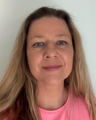 Photo of Denisa Collins, Counsellor, MNCPS Acc.