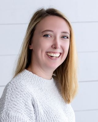Photo of Carly Chapman, Licensed Professional Clinical Counselor, LPCC, ATR-BC, LPAT