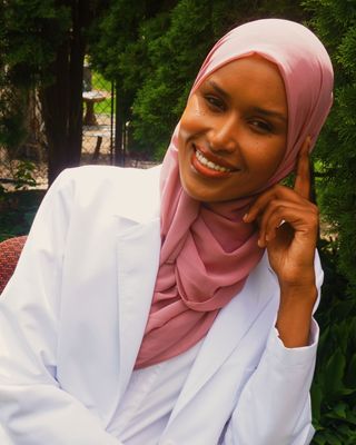 Photo of Muna Farah, Psychiatric Nurse Practitioner, PMHNP, CNP