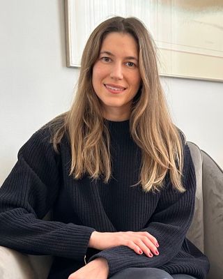 Photo of Amber Labow, Psychologist, PsyD, MSc