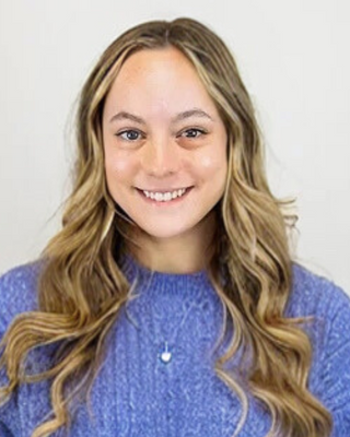 Photo of Alyssa Humenny - Alyssa Humenny - London Trauma Therapy, Registered Social Worker, MSW, RSW
