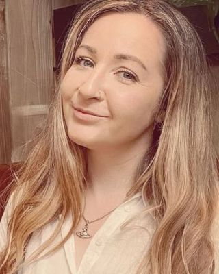 Photo of Laura Gillet, Counsellor, MNCPS Acc.