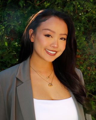 Photo of Katelyn Lee - Couples, Sex & Divorce Therapy - Katelyn, Registered Psychotherapist (Qualifying)