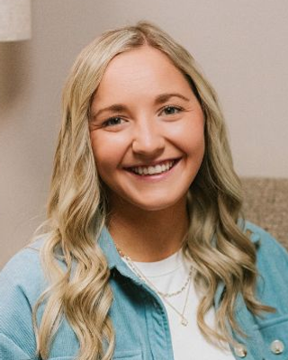 Photo of Taylor McDonald, Counselor, t-LMHC