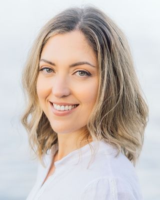 Photo of Anna Khaylis, PhD, Psychologist in Vancouver