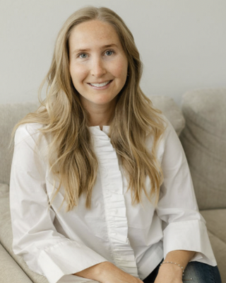 Photo of Kristen Hendry, Marriage & Family Therapist, LMFT