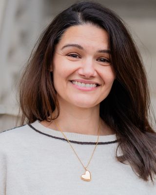 Photo of Amy Malik, Psychotherapist, UKCP Trainee
