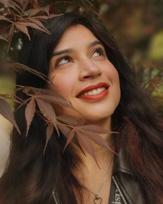Photo of Rukhsana Shah, Psychotherapist, MA, MBABCP
