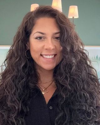 Photo of Samantha Shore, Registered Social Worker, MSW, Soc BA