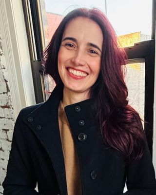 Photo of Olga Navia, LMSW, MA, RYT
